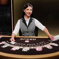 Studio live dealer Quickspin dengan kamera multi-sudut dan meja blackjack profesional